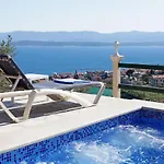 Дом отдыха Family Friendly House With A Swimming Pool Bol, Brac - 23787 *