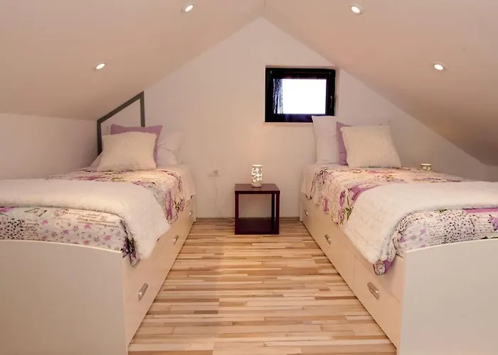 Family Friendly House With A Swimming Pool Bol, Brac - 23787 *