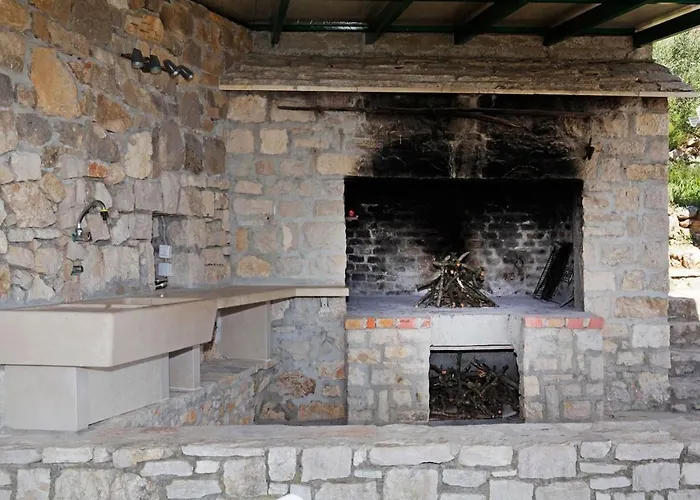 Family Friendly House With A Swimming Pool Bol, Brac - 23787 Casa vacanze