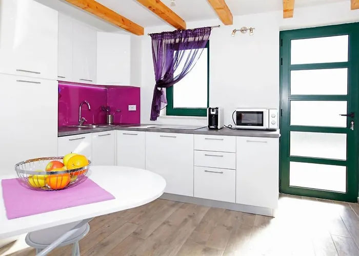 Casa vacanze Family Friendly House With A Swimming Pool Bol, Brac - 23787